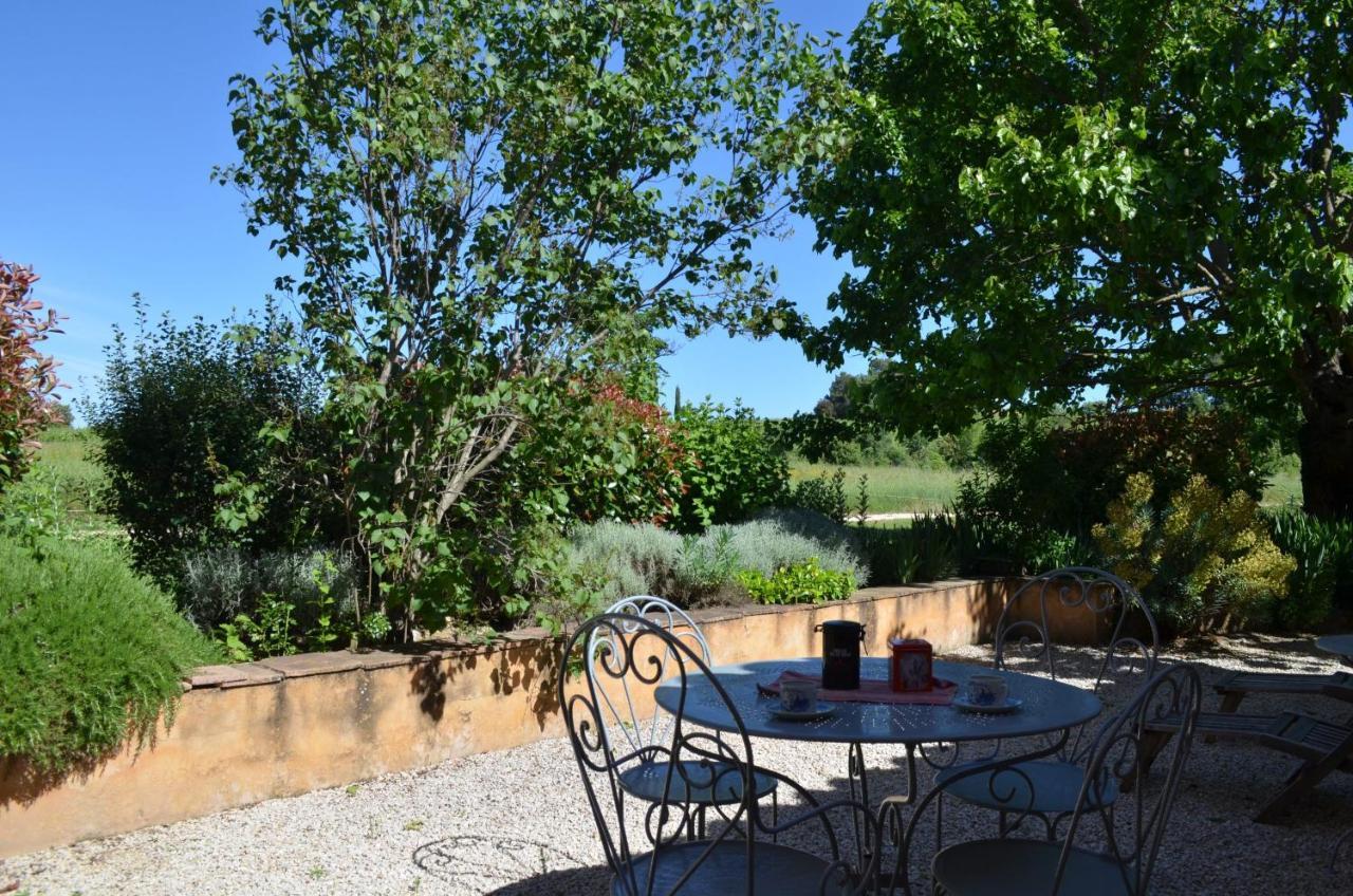 Le Mas Perréal Saint-Saturnin-lès-Apt Esterno foto
